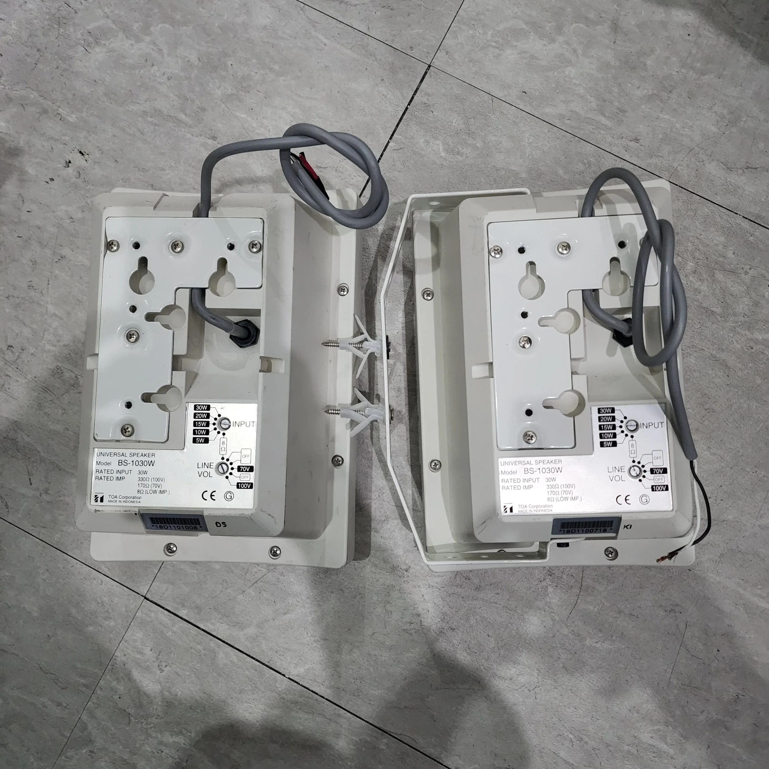 B STOCK (BS-265) TOA Splashproof Box Speakers BS-1030W 30W Universal Speaker - Image 3