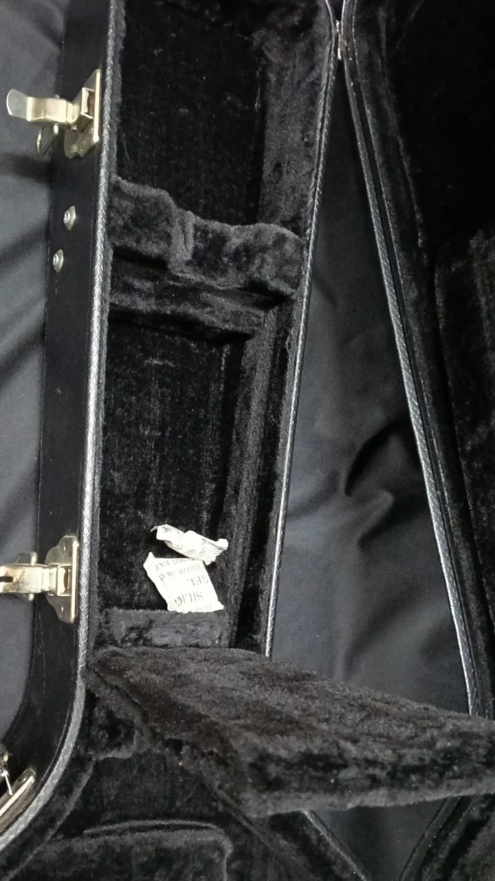 BSTOCK (BS-614) On-Stage GCSG7000 Guitar Case for Double Cutaway Guitar (OSS GCSG7000) - Image 7