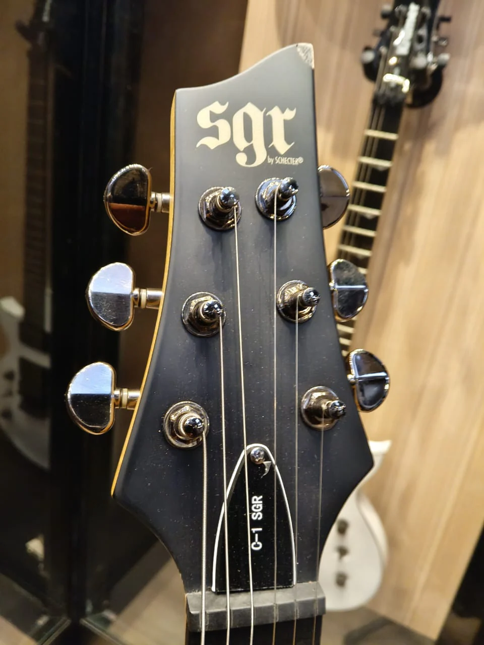 B STOCK (BS-645) Schecter SGR C-1 - Walnut Satin (C1) (3846) - Image 2