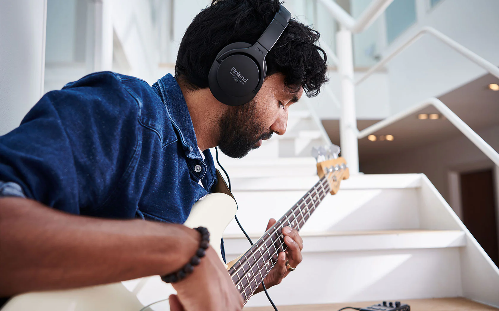 Roland RH-5 Stereo Headphone - Image 4