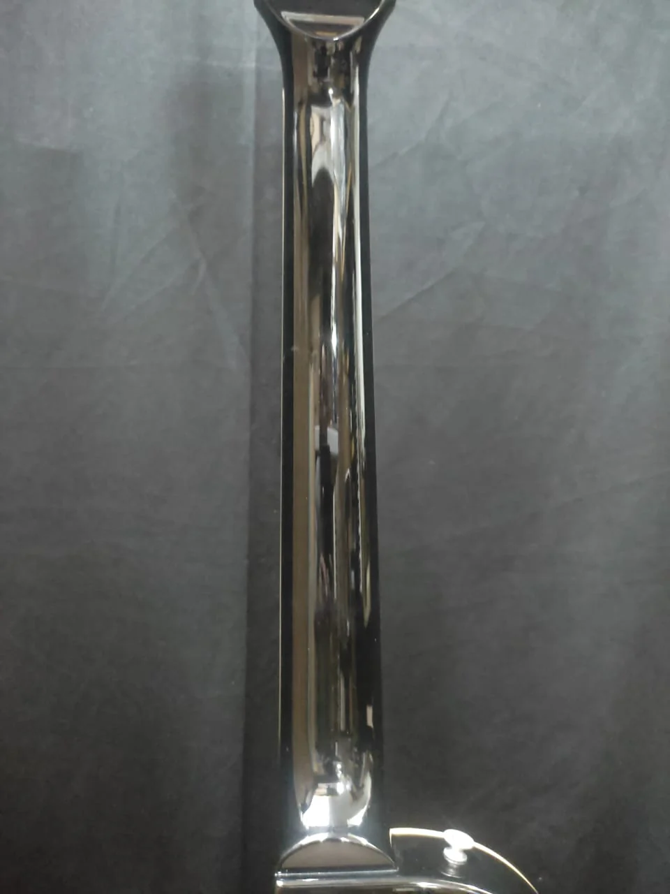[SN 205940068] CERTIFIED USED GIBSON ADAM JONES LES PAUL STANDARD ELECTRIC GUITAR - SILVERBURST - Image 6