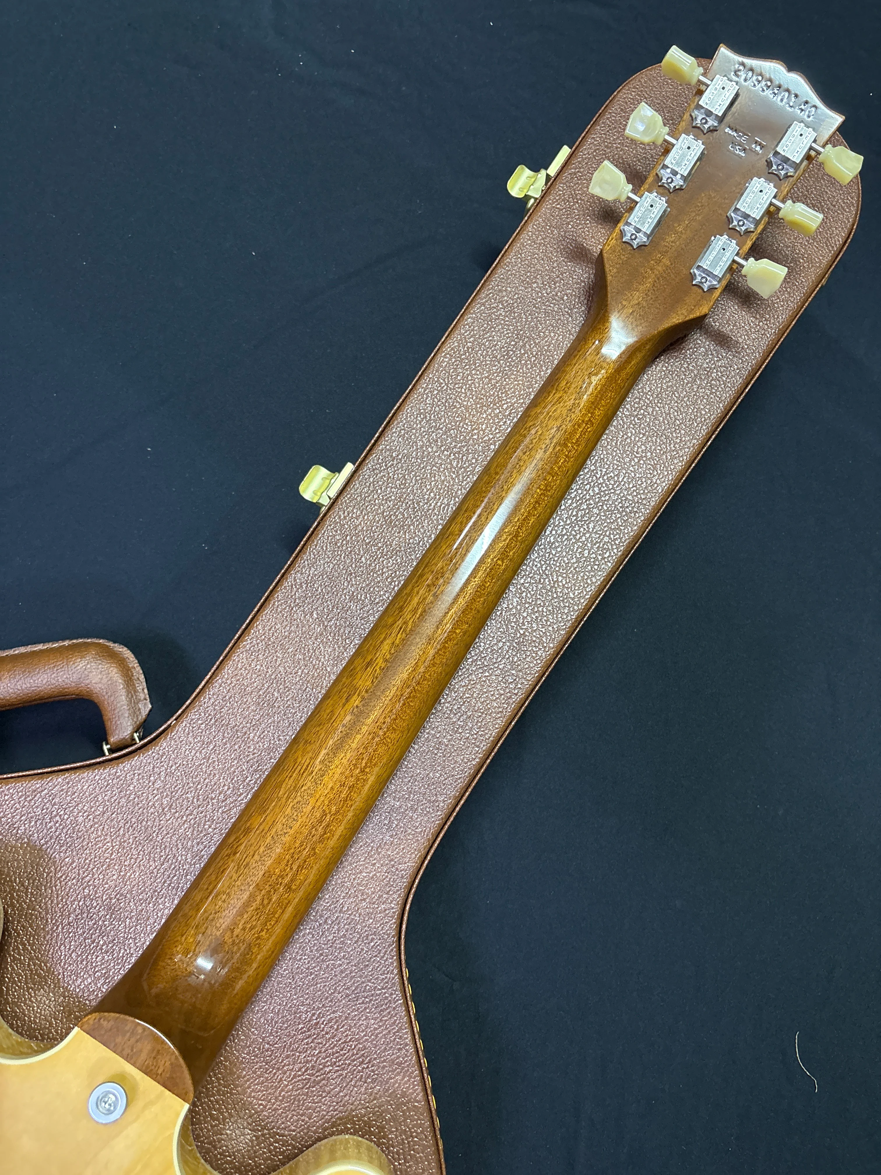 [SN 209940140] CERTIFIED USED GIBSON ES-335 FIGURED SEMI-HOLLOWBODY ELECTRIC GUITAR - ANTIQUE NATURAL [2024] - Image 6