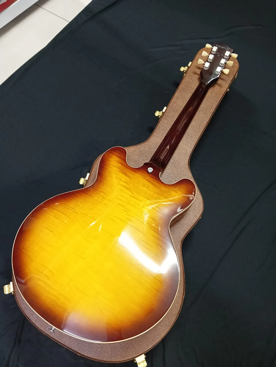 [SN 212740036] CERTIFIED USED GIBSON ES-335 FIGURED SEMI-HOLLOWBODY ELECTRIC GUITAR - ICED TEA [2024] - Image 8