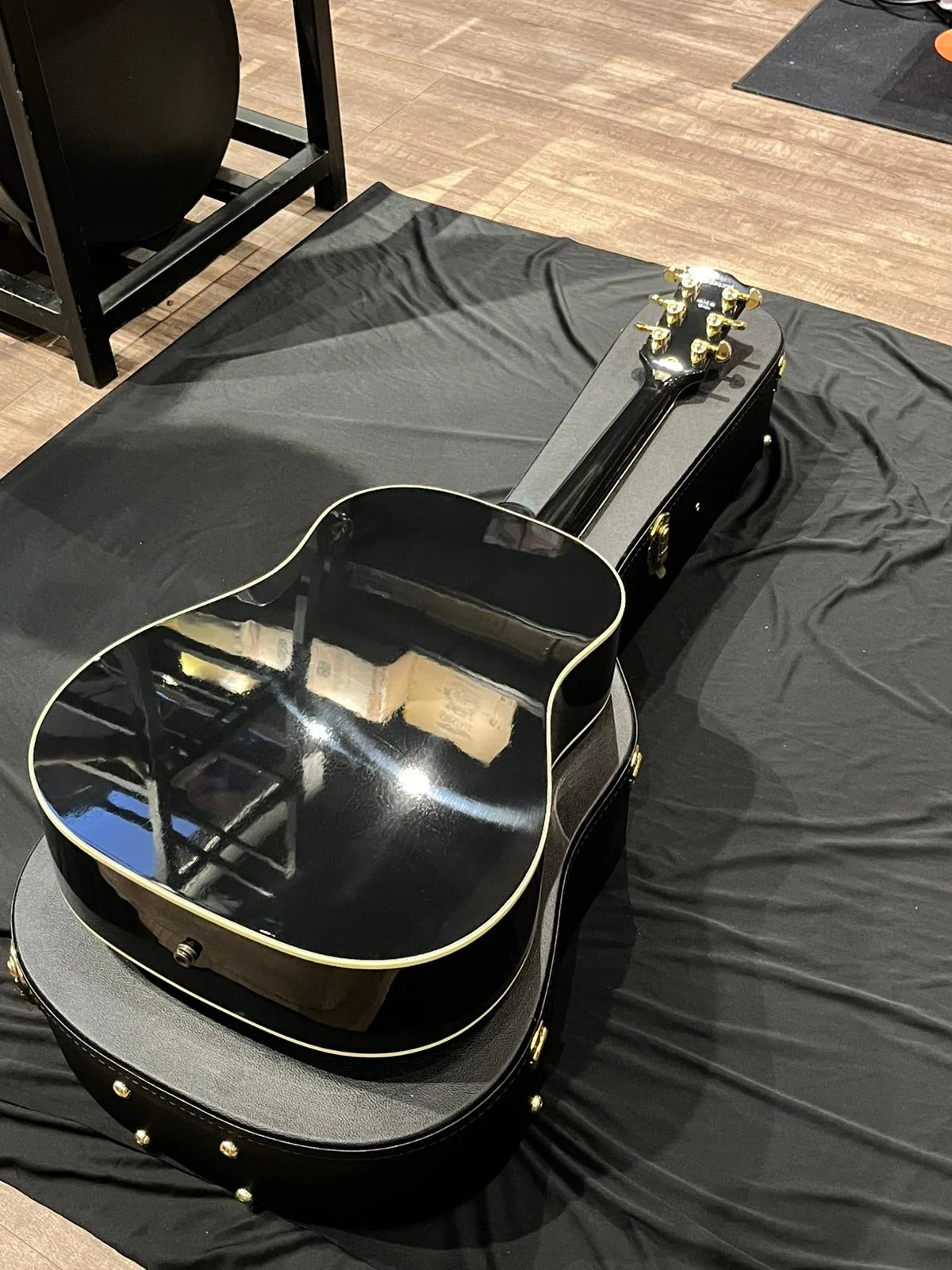 [SN 22604035] CERTIFIED USED GIBSON J-45 CUSTOM - EBONY [2024] - Image 10