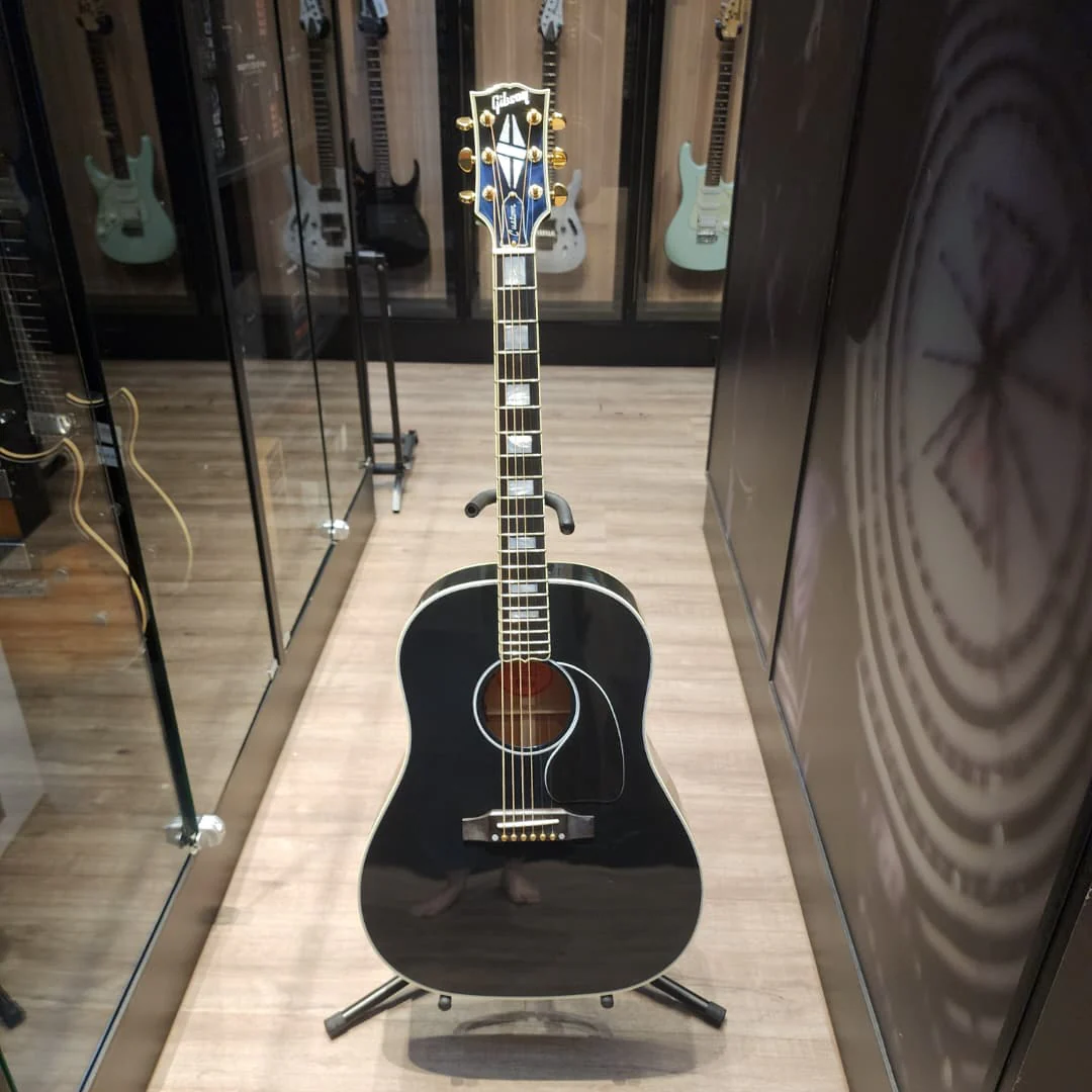 [SN 22604035] CERTIFIED USED GIBSON J-45 CUSTOM - EBONY [2024] - Image 13