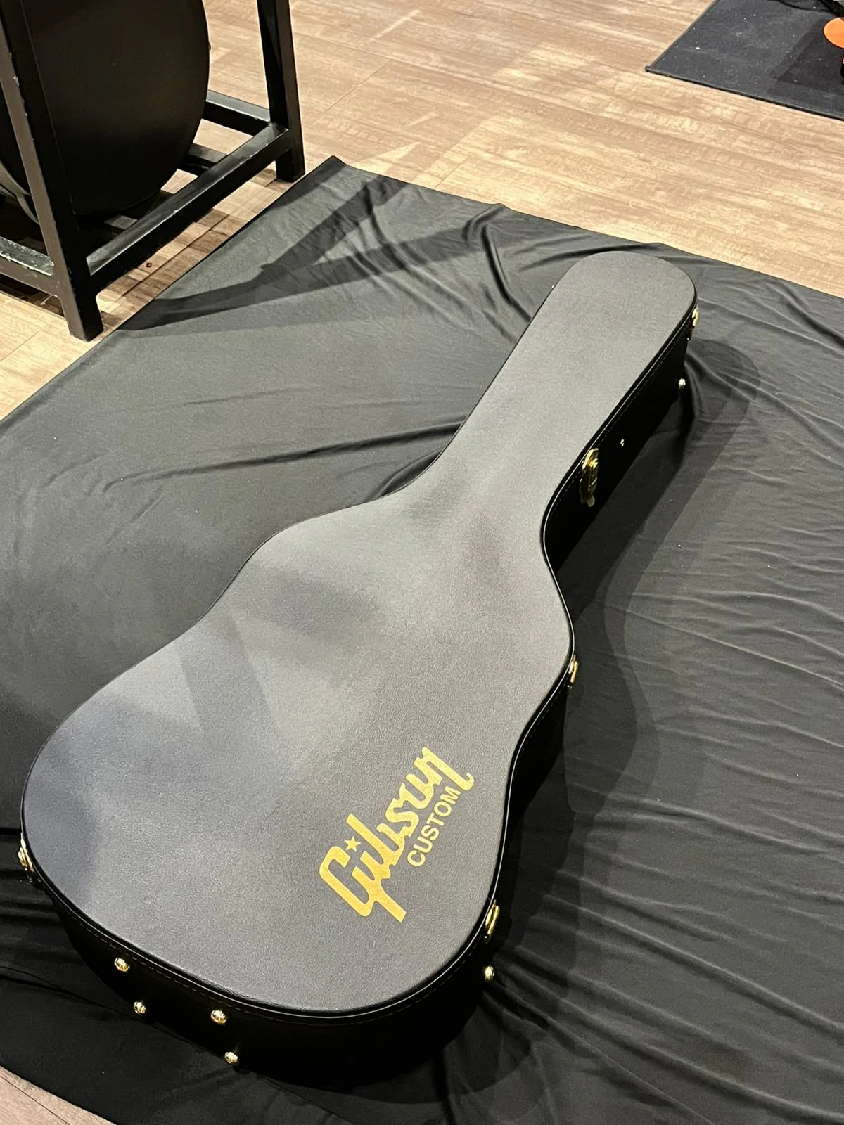 [SN 22604035] CERTIFIED USED GIBSON J-45 CUSTOM - EBONY [2024] - Image 14