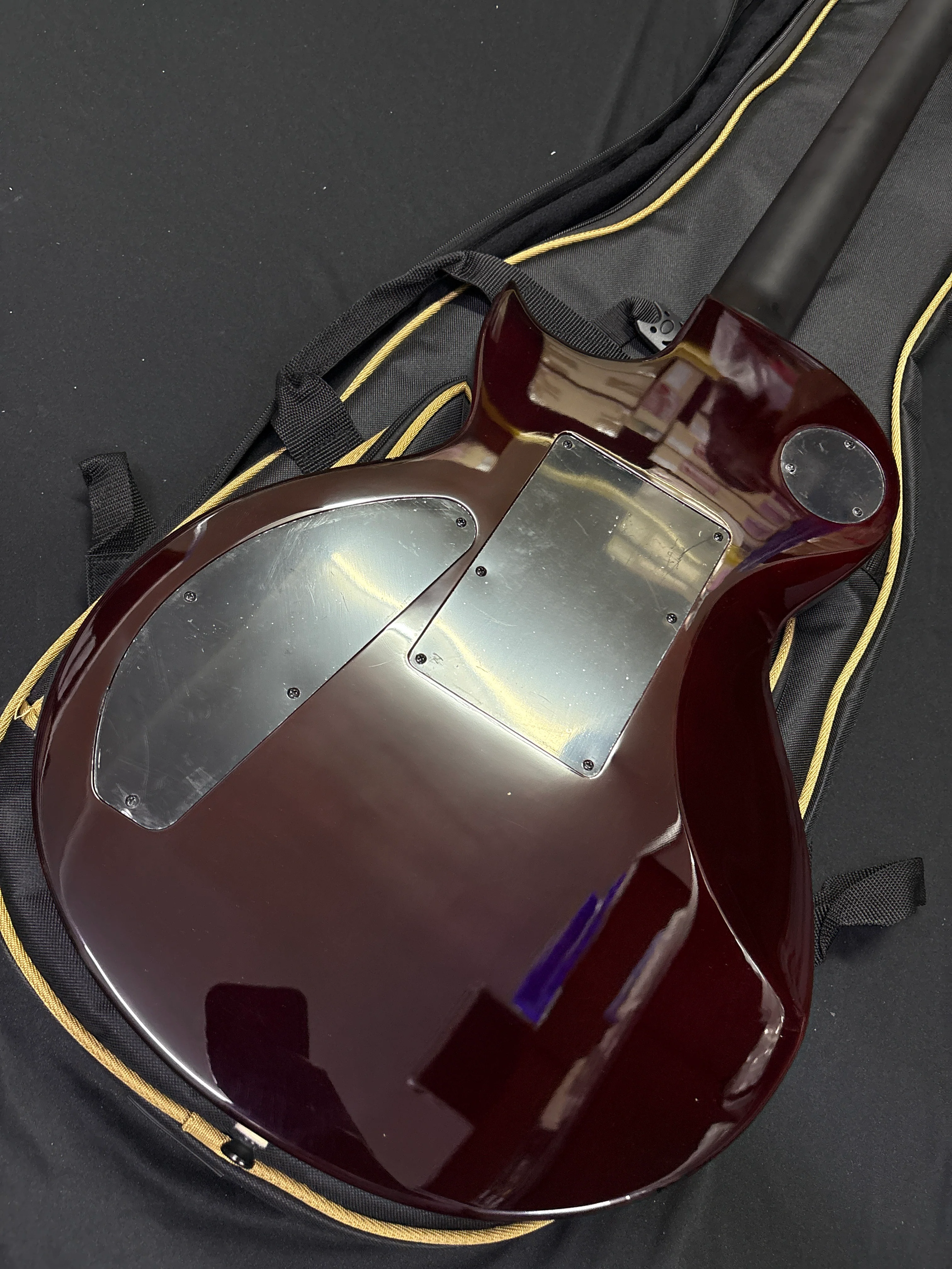 [SN 24011525993] CERTIFIED USED Kramer Assault Figured Electric Guitar with Premium Bag - Magenta Perimeter - Image 7
